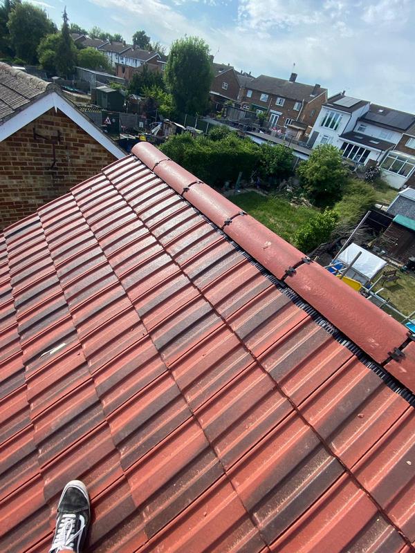 new roof tiles lead dry ridge rochester kent 08