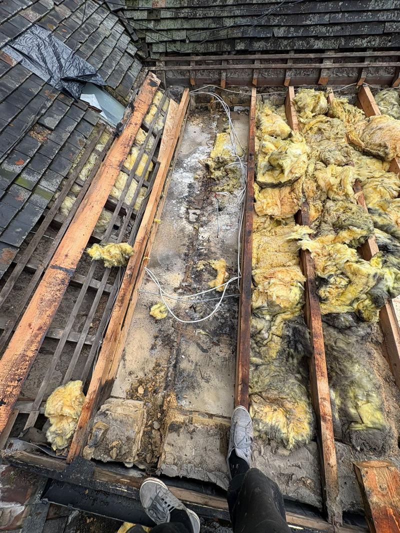 flat roof system with skylight installed in rochester 1